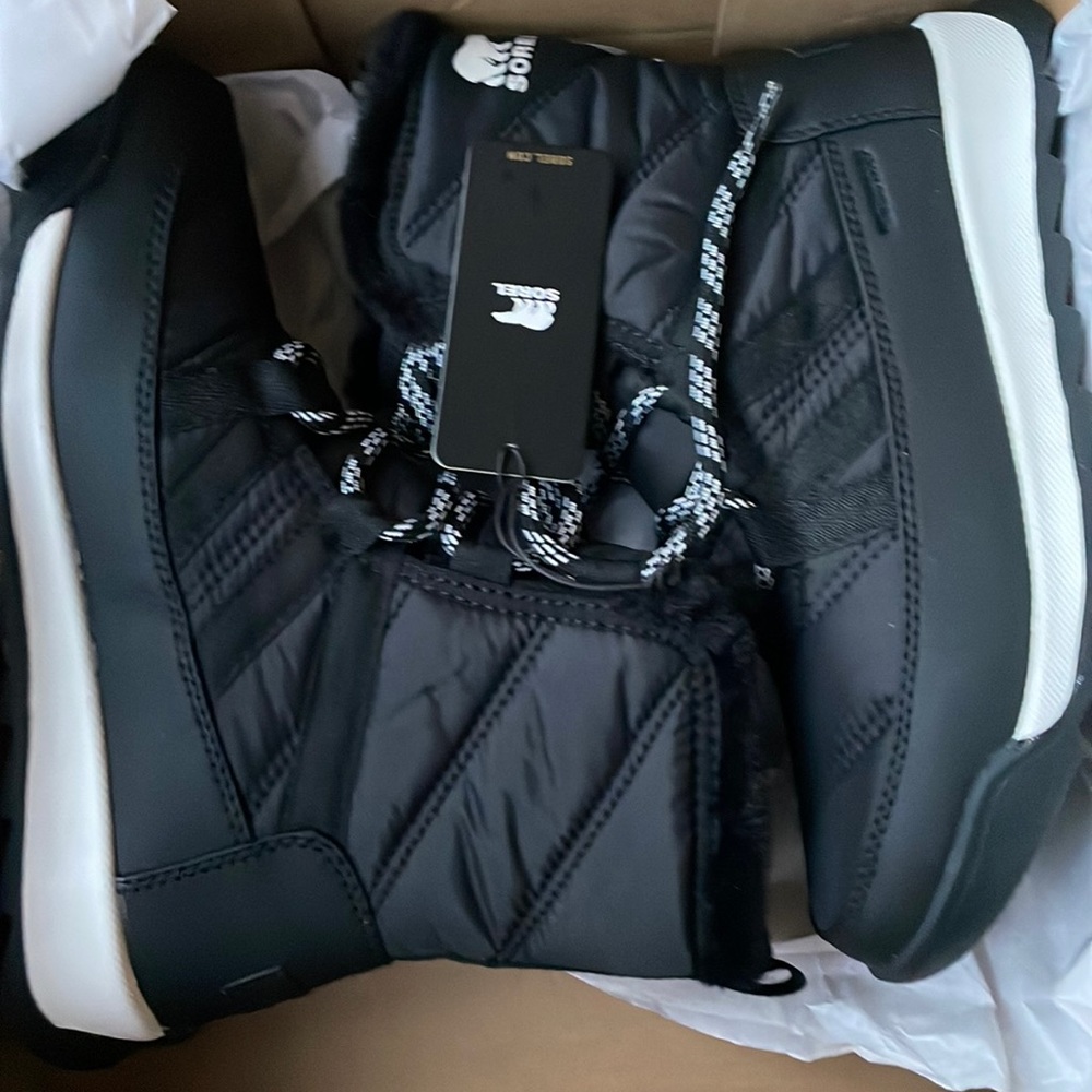 Sorel Whitney 2 short lace womens